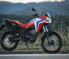 Honda XRE 300 Sahara 2027 vermelha Honda XRE 300 Sahara 2027 vermelha