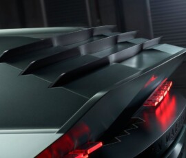 Aston Martin Dreadnought detalhe traseira Aston Martin Dreadnought detalhe traseira