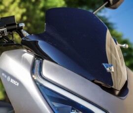 Suzuki Haojue Burgman ADX 125 2027 detalhe para brisa Suzuki Haojue Burgman ADX 125 2027 detalhe para brisa