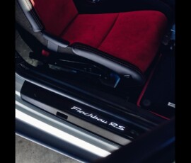 Porsche 911 Flachbau RS 2026 interior detalhe soleira das portas Porsche 911 Flachbau RS 2026 interior detalhe soleira das portas