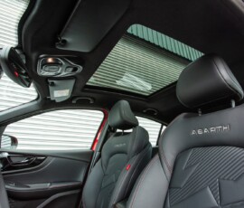 Fiat Fastback Abarth 2027 interior teto solar Fiat Fastback Abarth 2027 interior teto solar