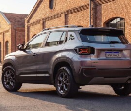 Jeep Avenger Altitude traseira rear view Jeep Avenger Altitude traseira rear view
