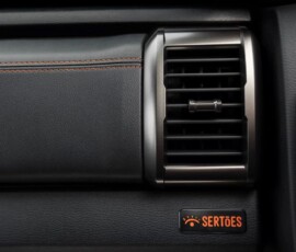 Mitsubishi Triton Savana Sertões interior detalhe painel Mitsubishi Triton Savana Sertões interior detalhe painel