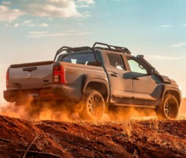 Mitsubishi Triton Savana Sertões traseira Mitsubishi Triton Savana Sertões traseira