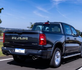 Ram 1500 Big Horn 2027 traseira Ram 1500 Big Horn 2027 traseira
