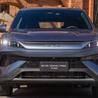 BYD Song Pro Flex 2027 detalhe dianteira BYD Song Pro Flex 2027 detalhe dianteira