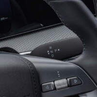 BYD Song Pro Flex 2027 interior detalhe alavanca de câmbio agora no volante BYD Song Pro Flex 2027 interior detalhe alavanca de câmbio agora no volante