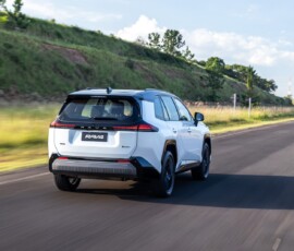 Toyota RAV4 PHEV traseira Toyota RAV4 PHEV traseira