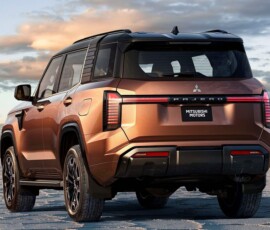 Mitsubishi Pajero 2027 traseira Mitsubishi Pajero 2027 traseira