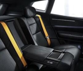 Polestar 4 SUV banco traseiro Polestar 4 SUV banco traseiro