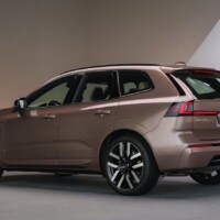 Volvo XC60 2027 traseira rear view Volvo XC60 2027 traseira rear view