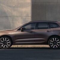 Volvo XC60 2027 vista lateral Volvo XC60 2027 vista lateral