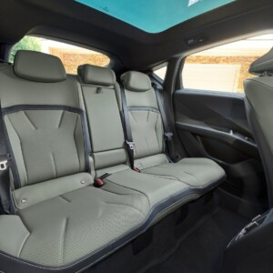 BMW iX4 interior banco traseiro BMW iX4 interior banco traseiro